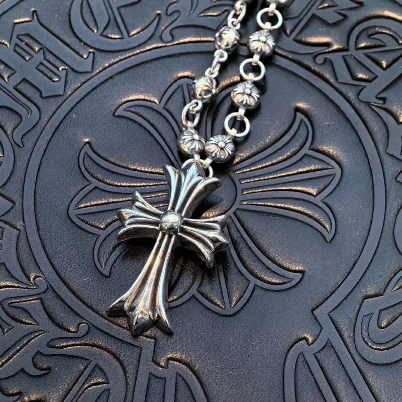 Ch**me He**ts necklaces